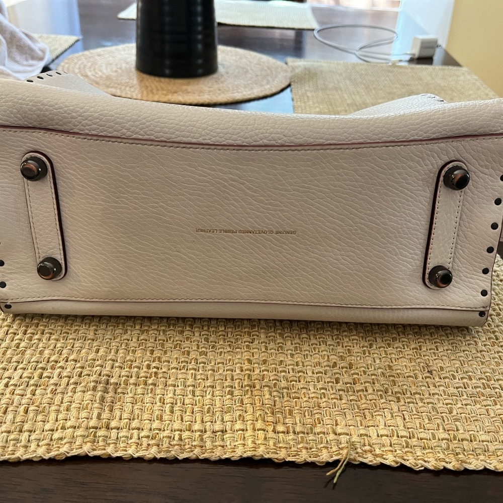 Coach Cream and Tan Pebbled Leather Shoulder Bag - Picture 4 of 10